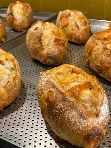 Pão com Queijo Gruyèrè e Tomilho